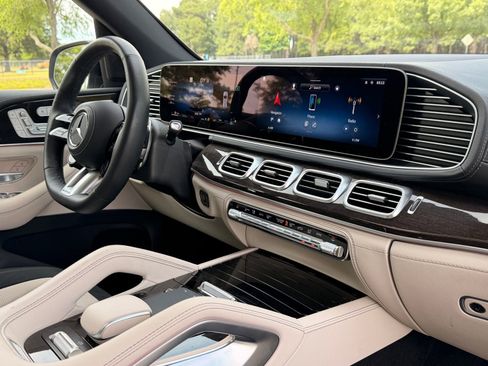 Certified 2025 Mercedes-Benz GLE 53 AMG 4MATIC image 20