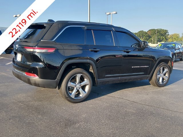 Used 2024 Jeep Grand Cherokee Limited AWD/4WD image 3