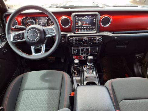 Used 2023 Jeep Gladiator Rubicon AWD/4WD image 5