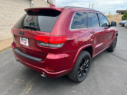 Used 2014 Jeep Grand Cherokee Altitude AWD/4WD image 8