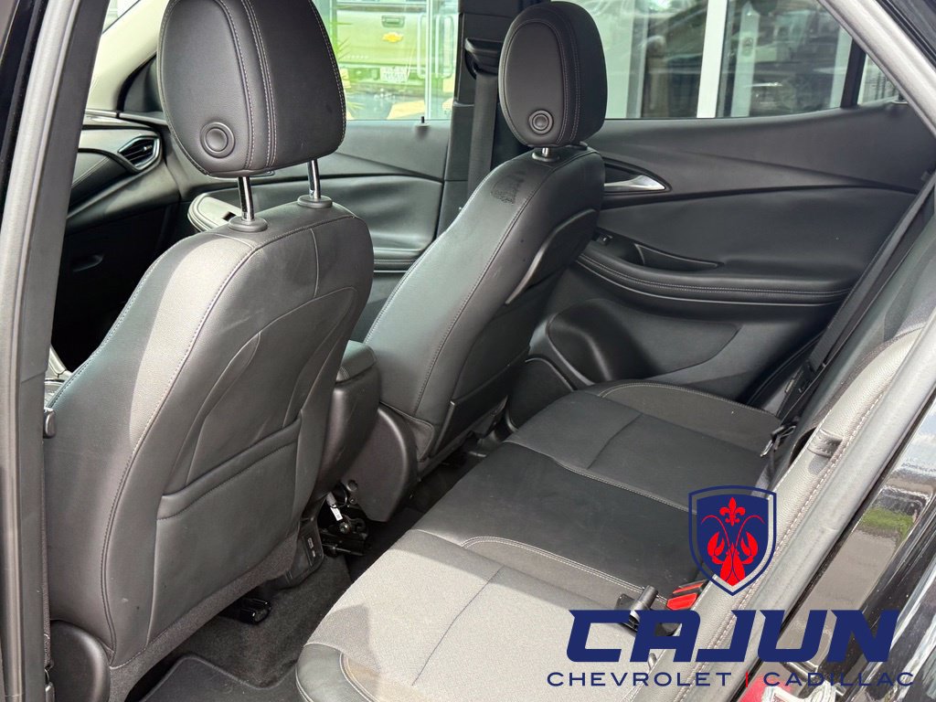 Used 2020 Buick Encore GX Preferred w/ Cold Weather Comfort Package FWD image 17