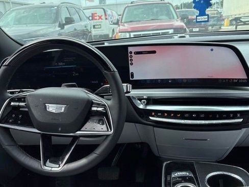Certified 2024 Cadillac Lyriq Luxury AWD/4WD image 4