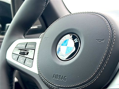 New 2026 BMW X5 xDrive40i w/ M Sport Package AWD/4WD image 21