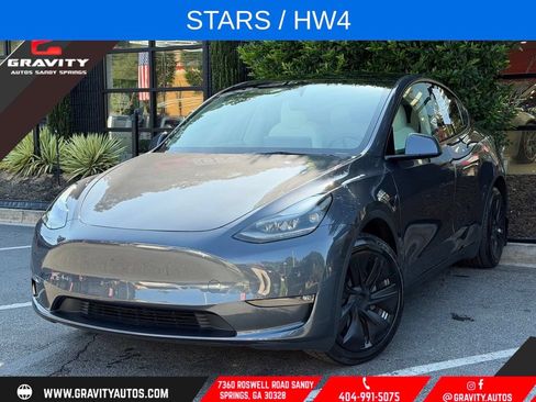 Used 2023 Tesla Model Y Long Range AWD/4WD image 1