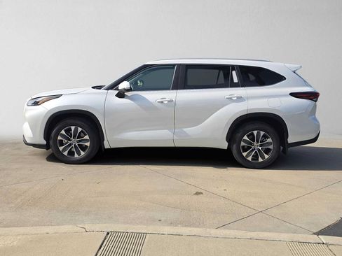 Certified 2026 Toyota Highlander XLE AWD/4WD image 6