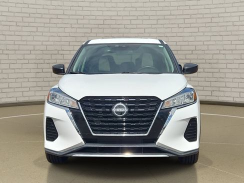 Used 2023 Nissan Kicks S FWD image 2