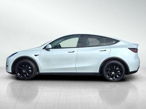 Used 2023 Tesla Model Y Long Range image 7