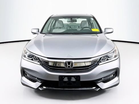 Used 2017 Honda Accord Hybrid Sedan image 2