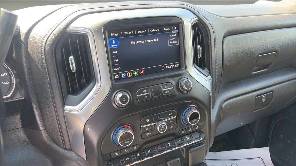 Used 2020 Chevrolet Silverado 1500 LTZ AWD/4WD image 16