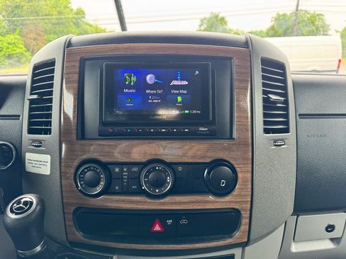 Used 2017 Mercedes-Benz Sprinter 3500 image 43