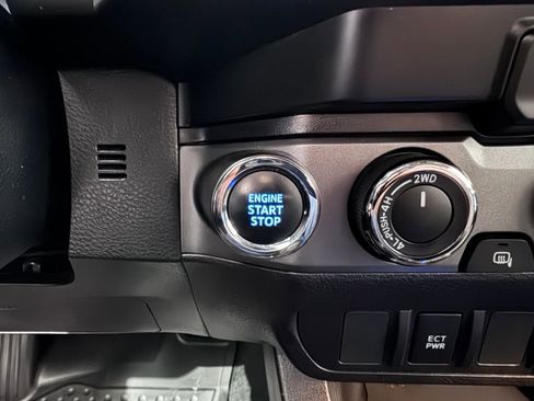 Used 2019 Toyota Tacoma TRD Off-Road image 22