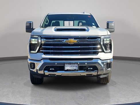Used 2025 Chevrolet Silverado 2500 LTZ w/ LTZ Convenience Package image 3