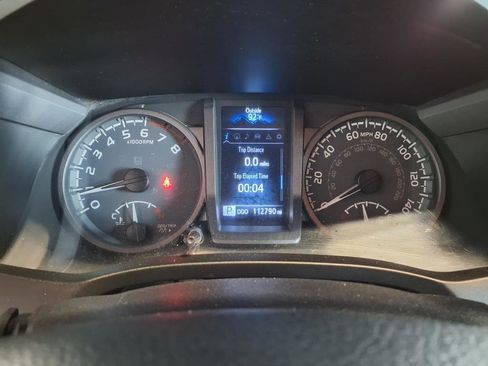 Used 2016 Toyota Tacoma TRD Sport image 26