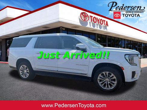 Used 2023 GMC Yukon XL SLT AWD/4WD image 1