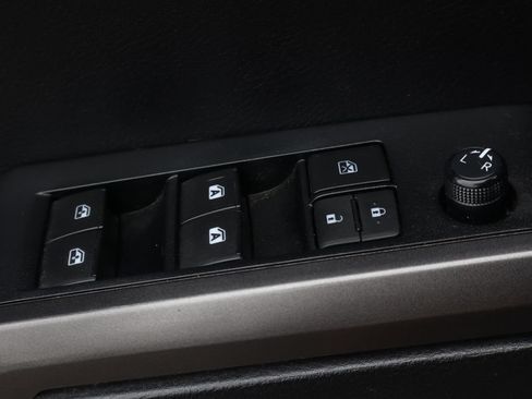 Used 2020 Toyota Tacoma TRD Sport w/ Technology Package AWD/4WD image 18