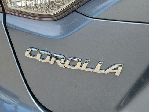Used 2025 Toyota Corolla LE FWD image 8