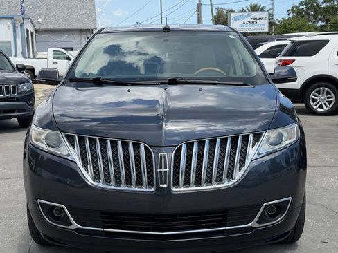 Used 2013 Lincoln MKX FWD image 3