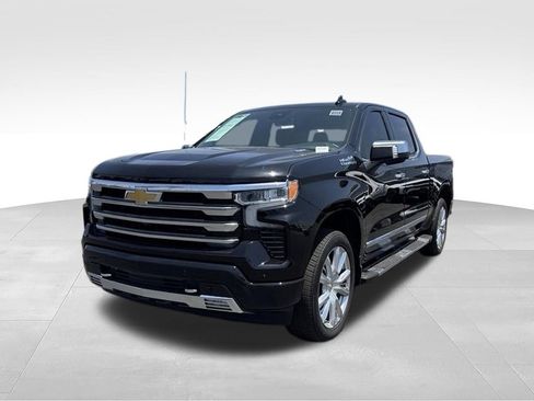 Used 2025 Chevrolet Silverado 1500 High Country w/ High Country Premium Package AWD/4WD image 4