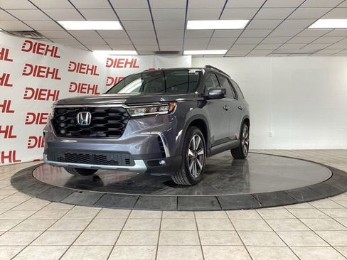 Used 2024 Honda Pilot Elite image 3