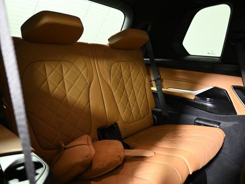 Certified 2023 BMW X7 xDrive40i w/ M Sport Package image 38