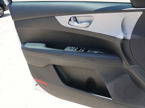 Certified 2024 Kia Forte LXS FWD image 17
