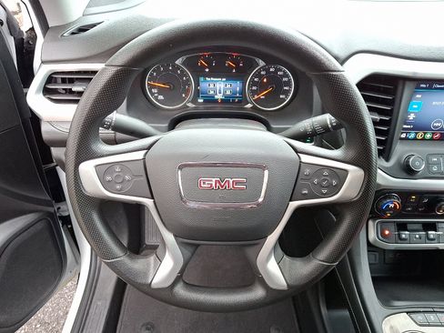 Used 2021 GMC Acadia SLE image 22