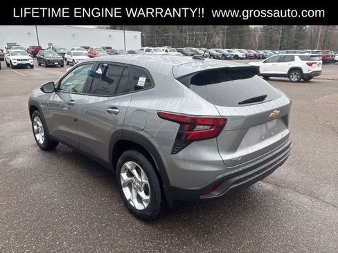 New 2026 Chevrolet Trax LS w/ LS Convenience Package FWD image 5