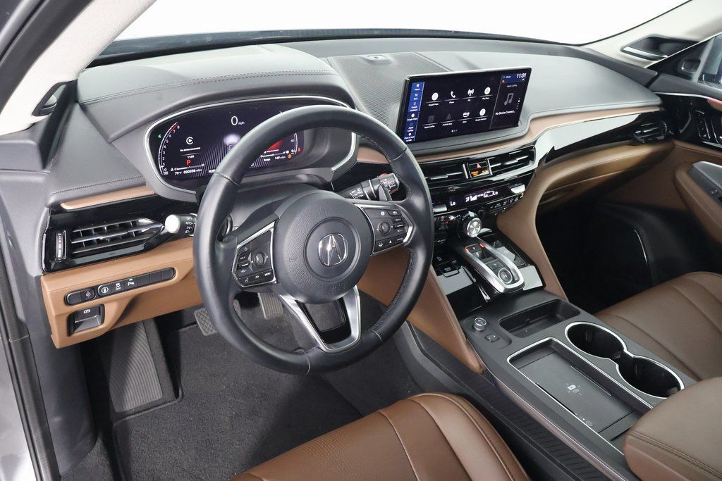 Used 2025 Acura MDX w/ Technology Package FWD image 6