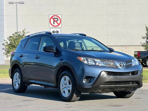 Used 2014 Toyota RAV4 LE AWD/4WD image 7