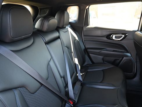 New 2026 Jeep Compass Latitude image 22