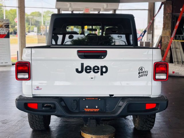Used 2023 Jeep Gladiator Sport AWD/4WD image 9