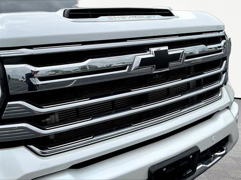 Used 2024 Chevrolet Silverado 3500 High Country w/ High Country Premium Package AWD/4WD image 34