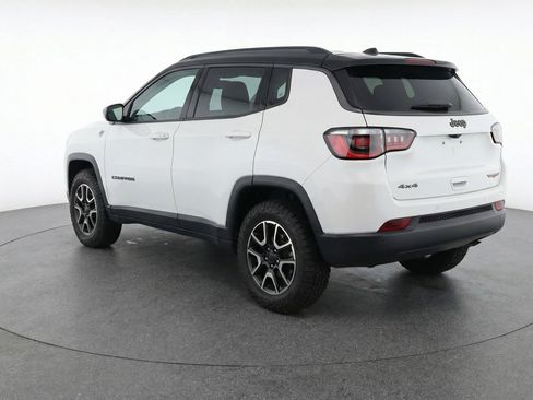 Used 2025 Jeep Compass Trailhawk AWD/4WD image 6