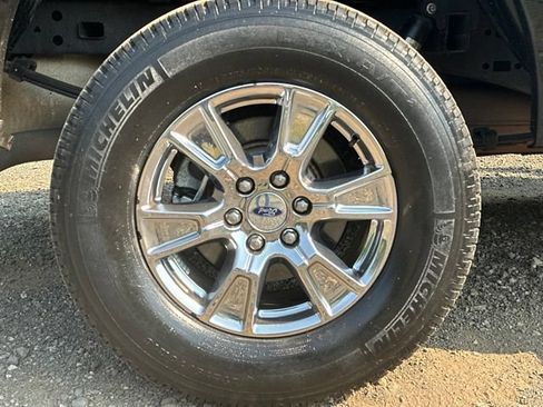 Used 2017 Ford F150 XLT w/ Equipment Group 302A Luxury AWD/4WD image 31