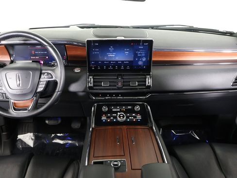 Used 2022 Lincoln Navigator Reserve image 43