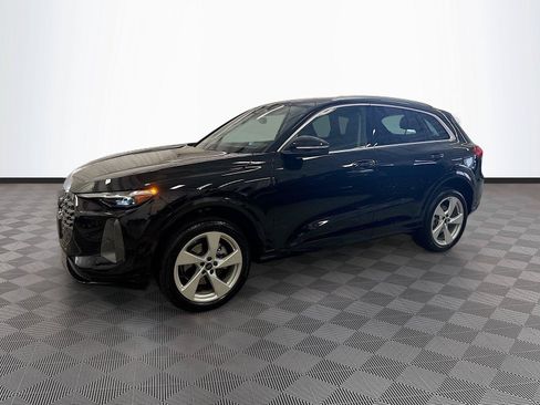Certified 2025 Audi Q5 Premium AWD/4WD image 3