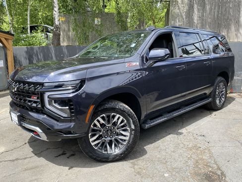 Used 2025 Chevrolet Suburban Z71 AWD/4WD image 1