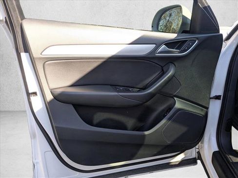 Used 2017 Audi Q3 2.0T Premium image 12