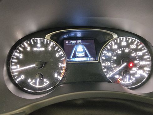 Used 2020 Nissan Pathfinder S AWD/4WD image 23