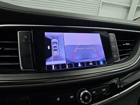 Certified 2024 Buick Enclave Essence w/ Technology Package FWD image 19
