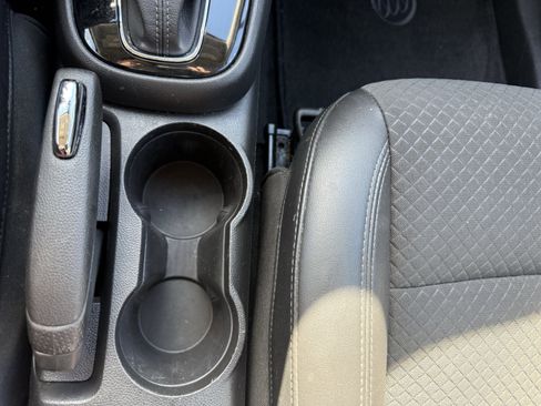 Used 2022 Buick Encore Preferred w/ Safety Package image 32