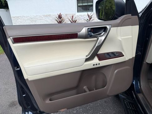 Used 2018 Lexus GX 460 Premium w/ Premium Package AWD/4WD image 27