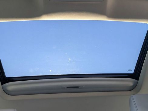 Used 2014 Toyota Avalon Limited image 25