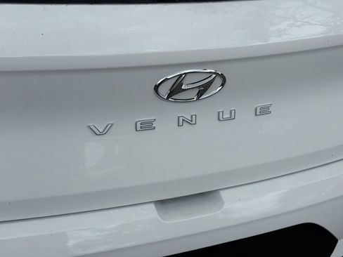 New 2026 Hyundai Venue SEL FWD image 11