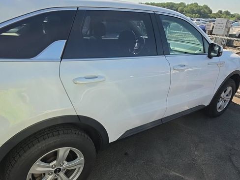 Used 2021 Kia Sorento LX AWD/4WD image 5