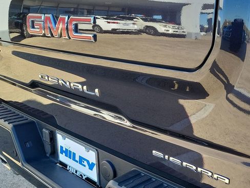 Used 2024 GMC Sierra 1500 Denali w/ Denali Reserve Package image 32
