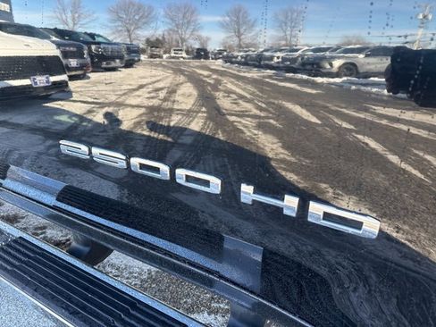 Used 2021 GMC Sierra 2500 SLE w/ SLE Value Package; image 11