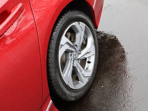 Certified 2018 Honda Accord EX image 32