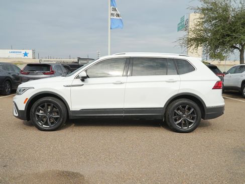 Used 2024 Volkswagen Tiguan SE image 10