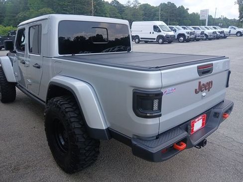 Used 2023 Jeep Gladiator Mojave w/ Cold Weather Group AWD/4WD image 8
